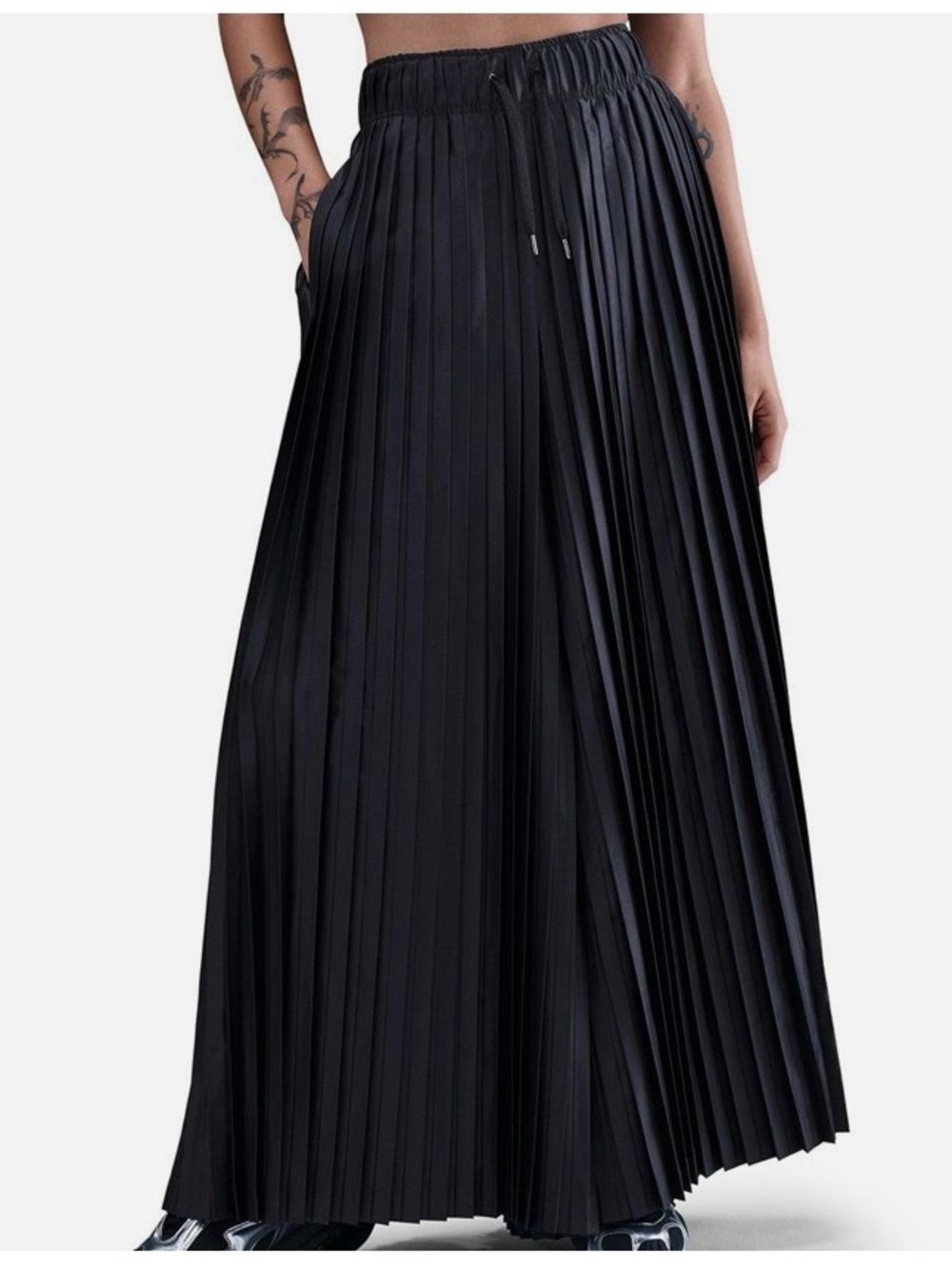 Nike Black Pleated Wide-Leg Maxi Pants with Drawcord